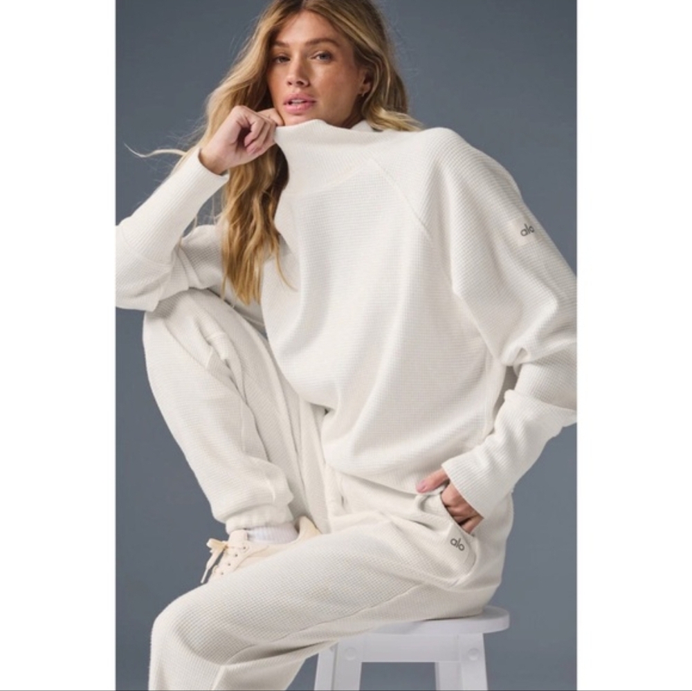 ALO Weekend Escape Mock Set